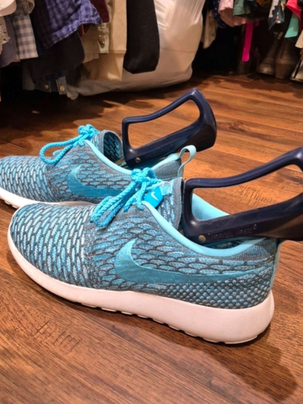 Nike Women's Roshe One Flyknit 7.5